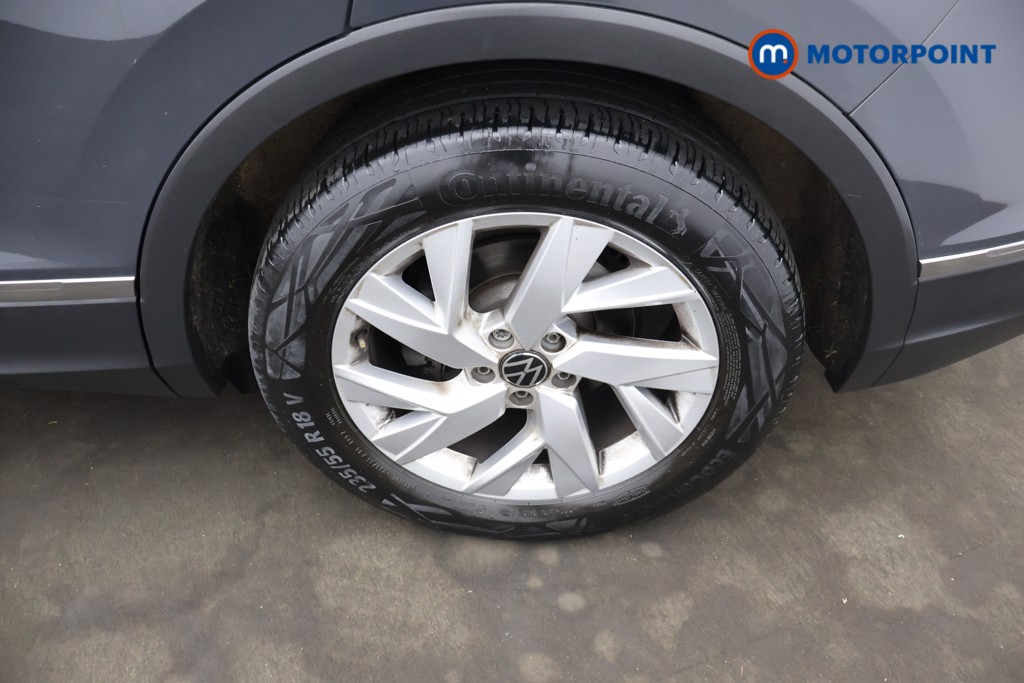 Volkswagen Tiguan Life Automatic Petrol SUV - Stock Number (1662454) - 2nd supplementary image