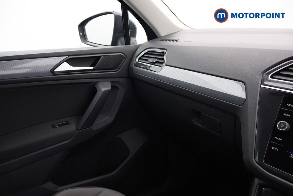 Volkswagen Tiguan Life Automatic Petrol SUV - Stock Number (1662454) - 10th supplementary image
