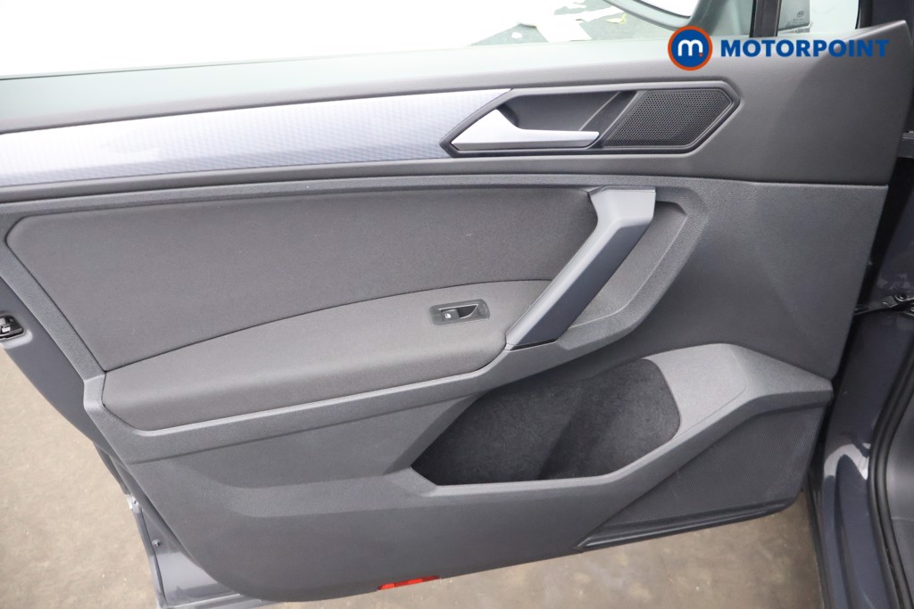 Volkswagen Tiguan Life Automatic Petrol SUV - Stock Number (1662454) - 22nd supplementary image