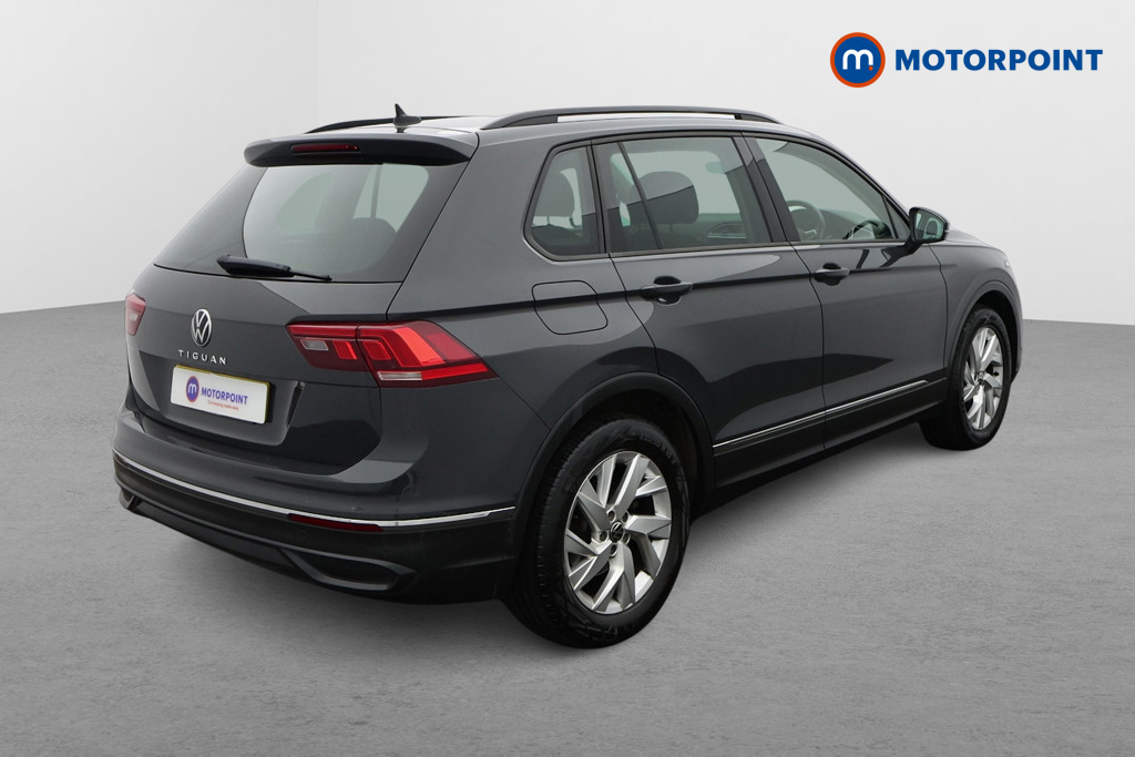 Volkswagen Tiguan Life Automatic Petrol SUV - Stock Number (1662454) - Drivers side rear corner