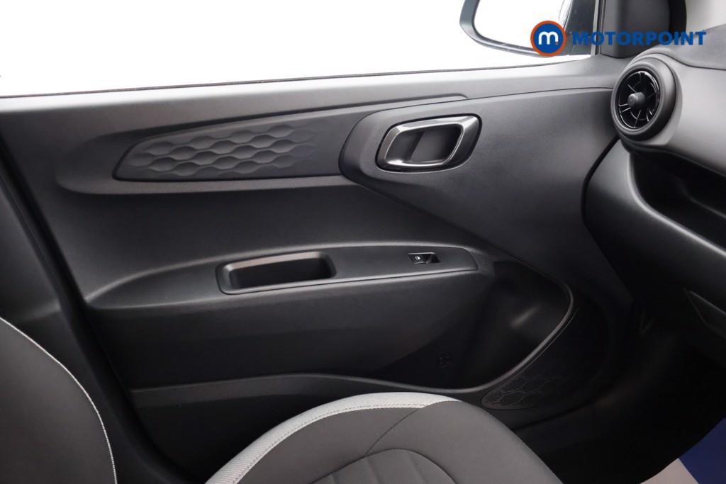 Hyundai I10 Advance Automatic Petrol Hatchback - Stock Number (1662533) - 11th supplementary image