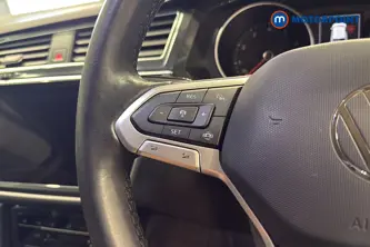 Volkswagen Tiguan Life Automatic Petrol SUV - Stock Number (1662623) - 4th supplementary image