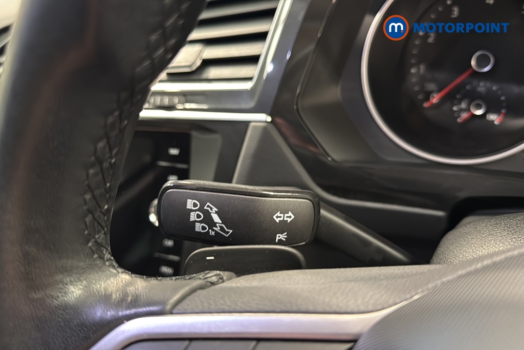Volkswagen Tiguan Life Automatic Petrol SUV - Stock Number (1662623) - 5th supplementary image