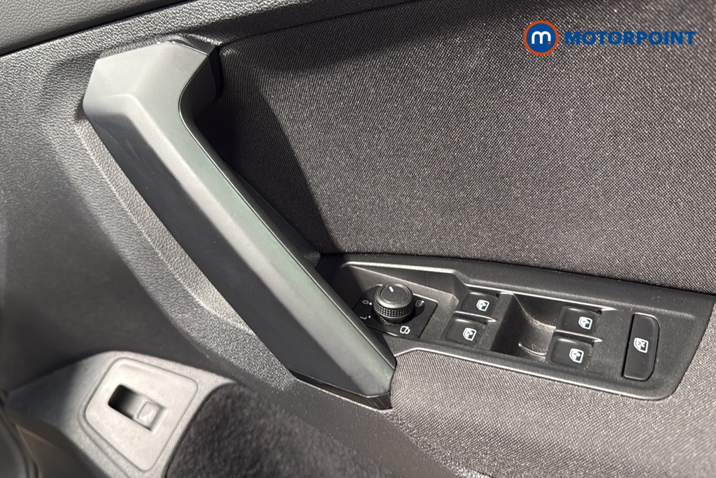Volkswagen Tiguan Life Automatic Petrol SUV - Stock Number (1662623) - 19th supplementary image