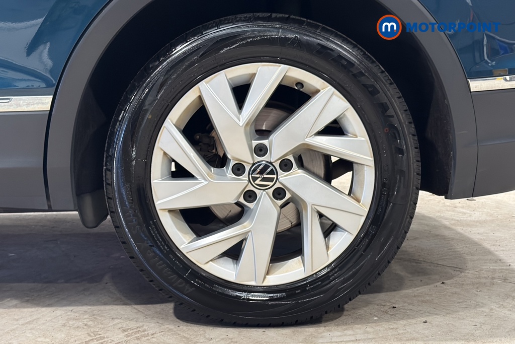 Volkswagen Tiguan Life Automatic Petrol SUV - Stock Number (1662623) - 45th supplementary image