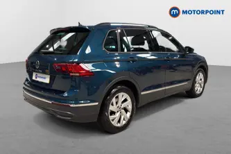 Volkswagen Tiguan Life Automatic Petrol SUV - Stock Number (1662623) - Passenger side rear corner