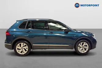 Volkswagen Tiguan Life Automatic Petrol SUV - Stock Number (1662623) - Passenger side