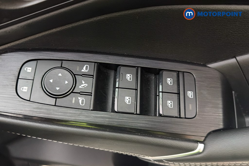 Nissan Qashqai N-Connecta Automatic Petrol-Electric Hybrid SUV - Stock Number (1660113) - 20th supplementary image