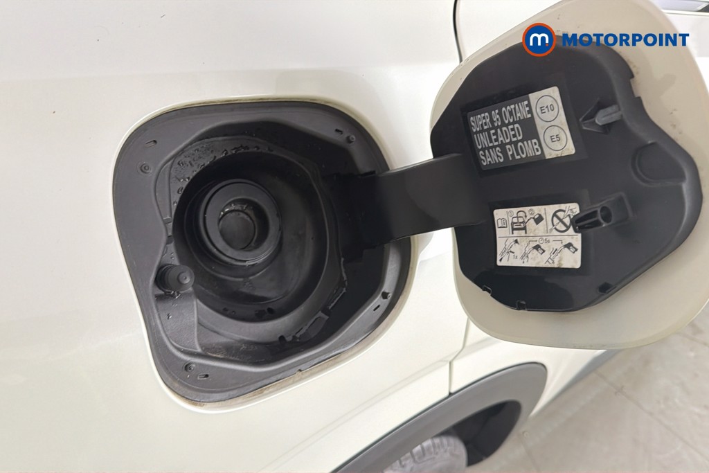 Nissan Qashqai N-Connecta Automatic Petrol-Electric Hybrid SUV - Stock Number (1660113) - 41st supplementary image