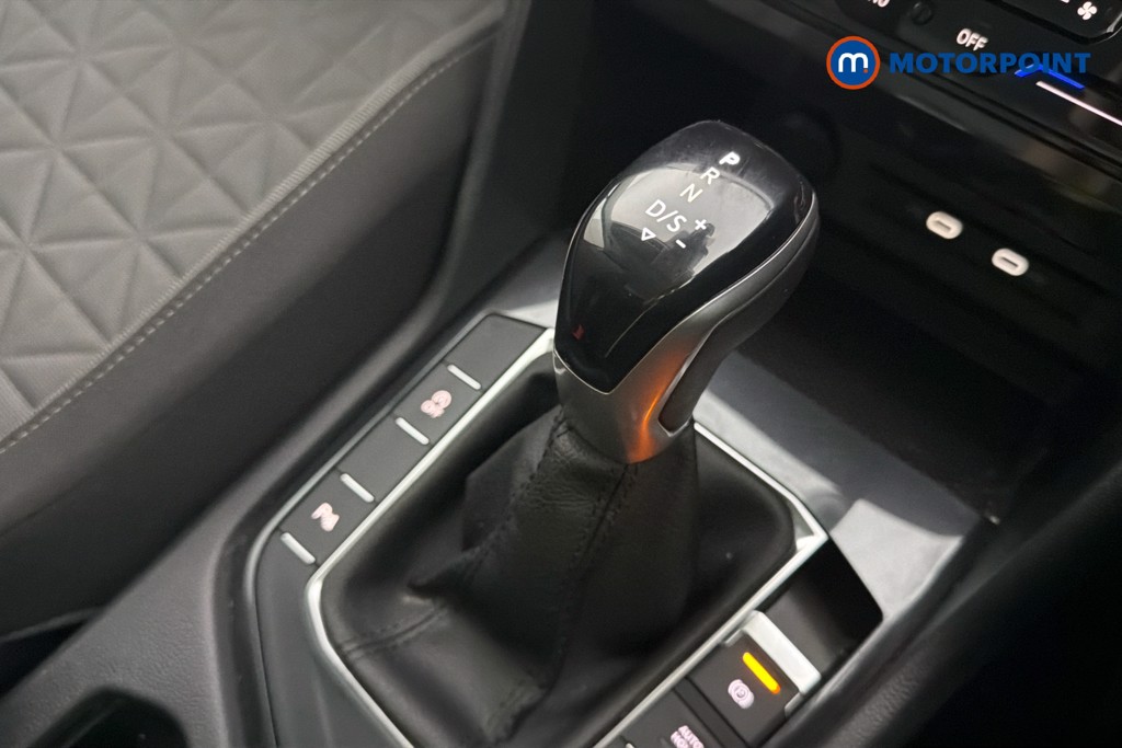 Volkswagen Tiguan Life Automatic Petrol SUV - Stock Number (1660275) - 15th supplementary image