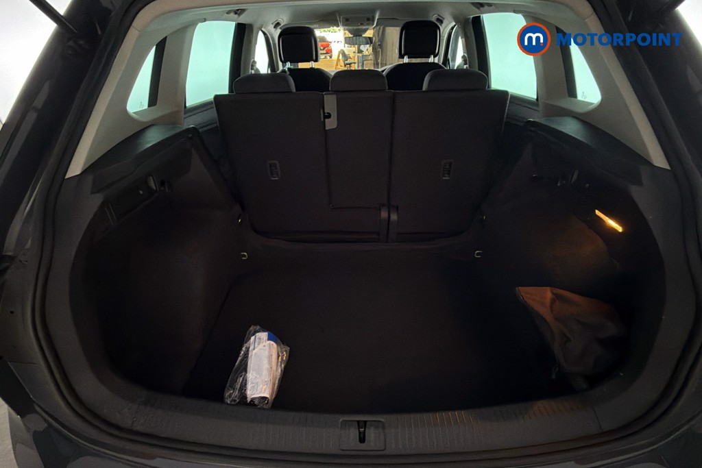 Volkswagen Tiguan Life Automatic Petrol SUV - Stock Number (1660275) - 33rd supplementary image