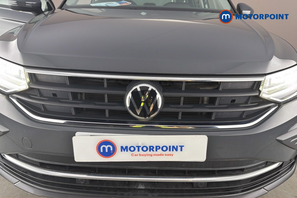 Volkswagen Tiguan Life Automatic Petrol SUV - Stock Number (1660275) - 45th supplementary image