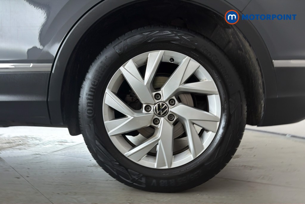 Volkswagen Tiguan Life Automatic Petrol SUV - Stock Number (1660275) - 48th supplementary image