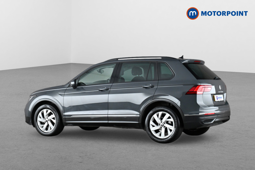 Volkswagen Tiguan Life Automatic Petrol SUV - Stock Number (1660275) - Passenger side rear corner