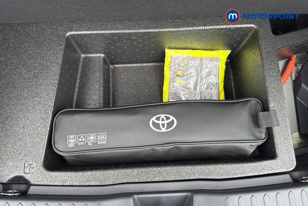 Toyota C-Hr Design Automatic Petrol Plug-In Hybrid SUV - Stock Number (1660712) - 33rd supplementary image
