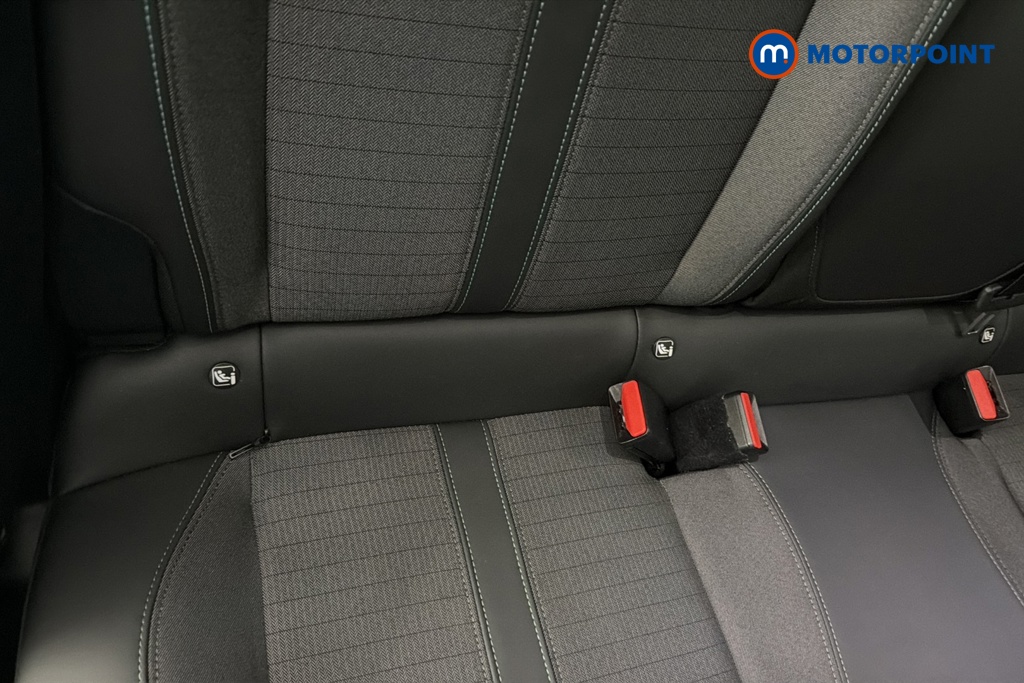 Peugeot 2008 Allure Premium-Plus Manual Petrol SUV - Stock Number (1599558) - 27th supplementary image
