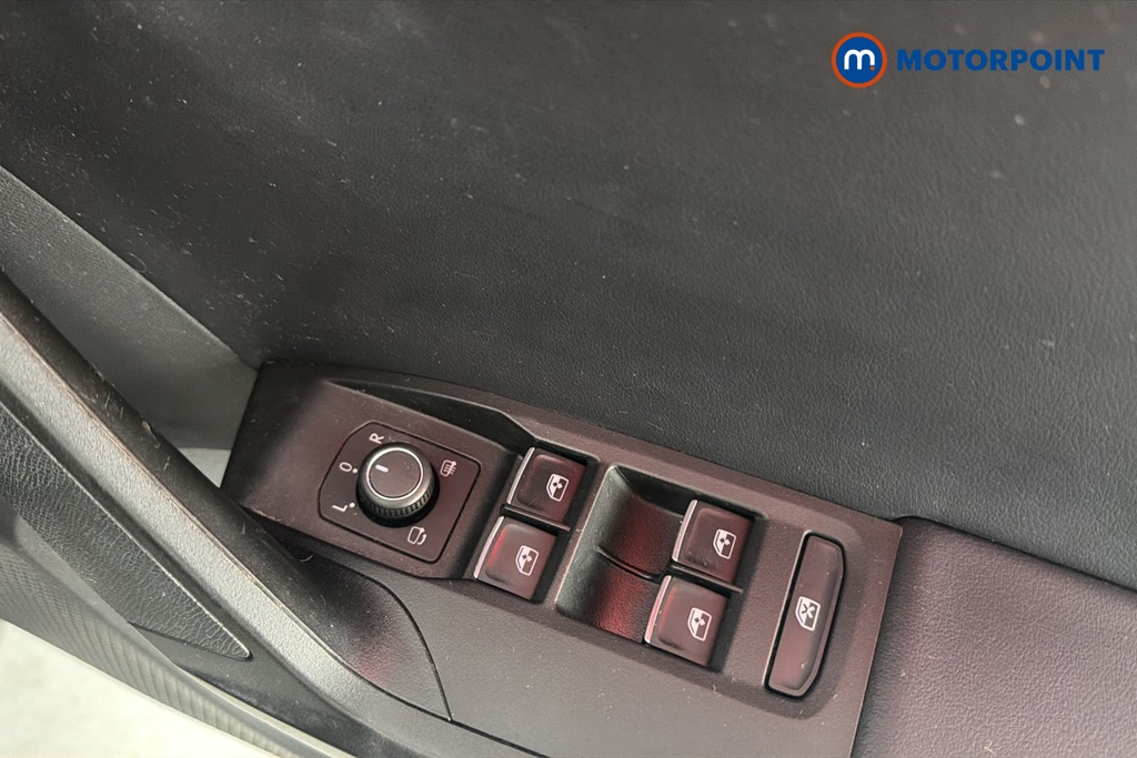 Seat Leon FR Manual Petrol Hatchback - Stock Number (1649369) - 19th supplementary image
