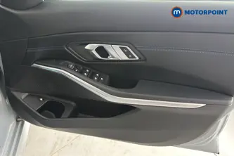 BMW 3 Series M Sport Automatic Petrol Plug-In Hybrid Saloon - Stock Number (1659687) - 18th supplementary image