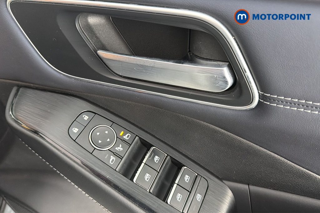 Nissan Qashqai Tekna Manual Petrol SUV - Stock Number (1660196) - 19th supplementary image