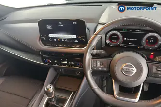 Nissan Qashqai Tekna Manual Petrol SUV - Stock Number (1660196) - 1st supplementary image
