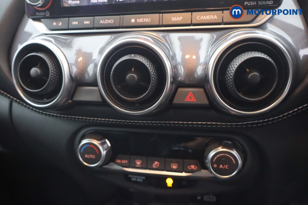 Nissan Juke N-Connecta Manual Petrol SUV - Stock Number (1642332) - 3rd supplementary image