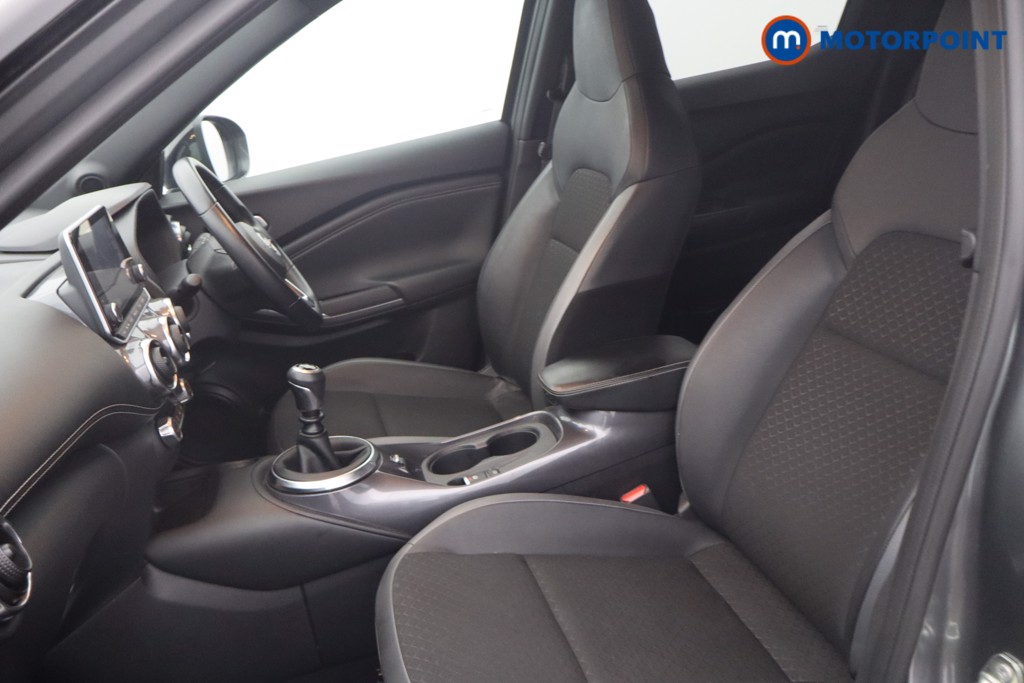 Nissan Juke N-Connecta Manual Petrol SUV - Stock Number (1642332) - 9th supplementary image