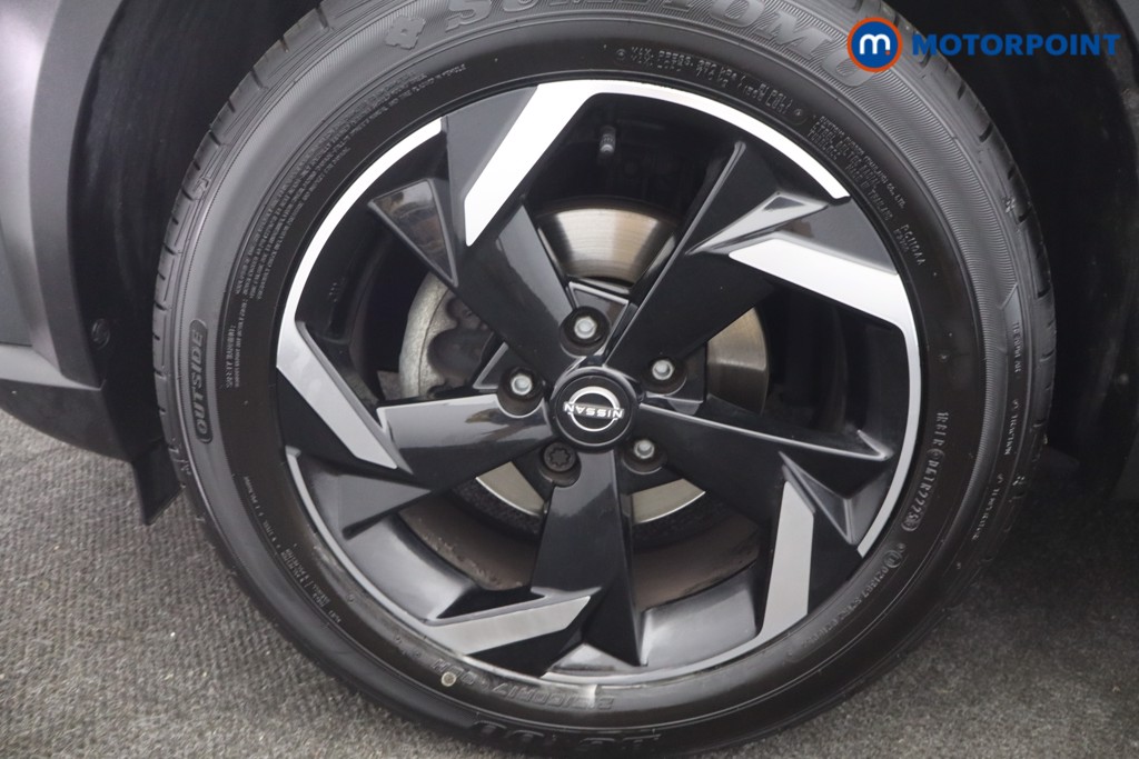 Nissan Juke N-Connecta Manual Petrol SUV - Stock Number (1642332) - 16th supplementary image