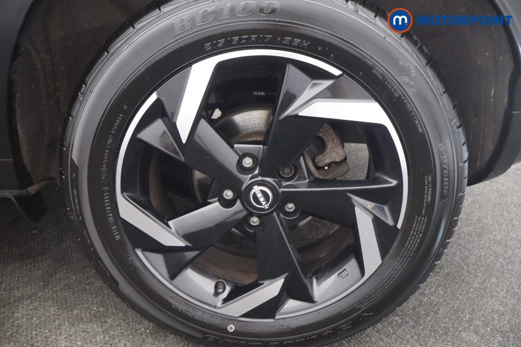 Nissan Juke N-Connecta Manual Petrol SUV - Stock Number (1642332) - 17th supplementary image