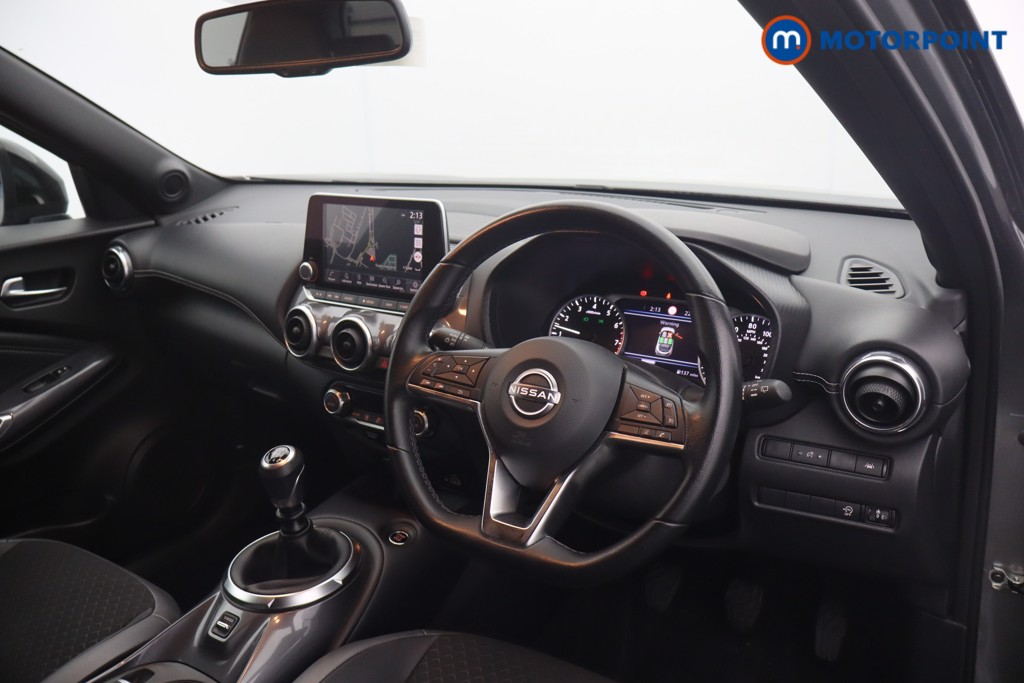 Nissan Juke N-Connecta Manual Petrol SUV - Stock Number (1642332) - 1st supplementary image