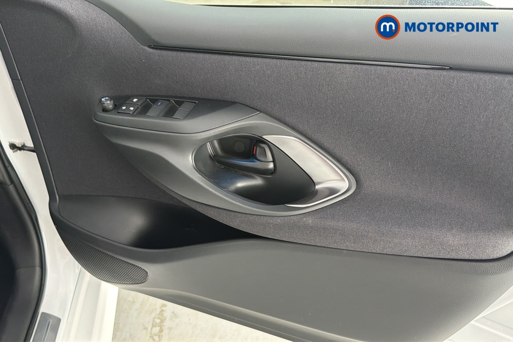 Toyota Yaris Gr Sport Automatic Petrol-Electric Hybrid Hatchback - Stock Number (1649651) - 18th supplementary image