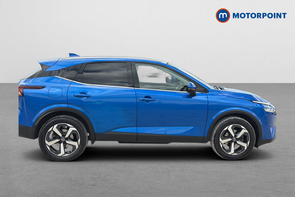 Nissan Qashqai N-Connecta Automatic Petrol SUV - Stock Number (1651677) - Passenger side