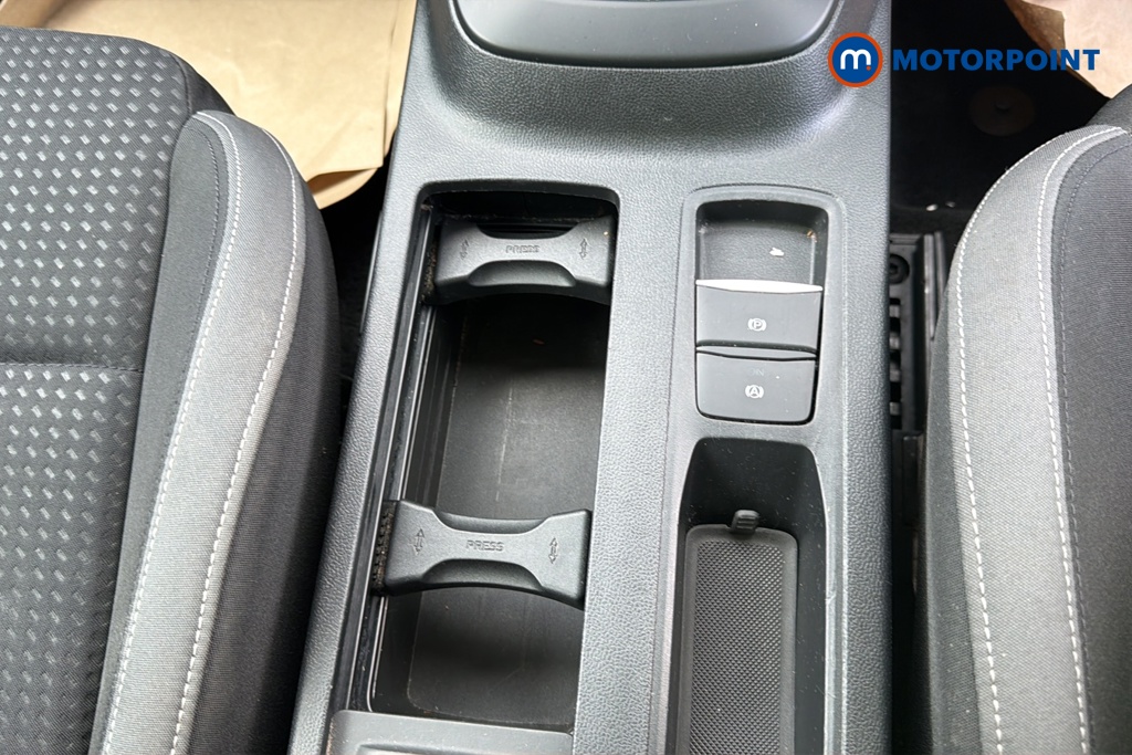 Ford Focus Zetec Manual Petrol Hatchback - Stock Number (1653609) - 16th supplementary image