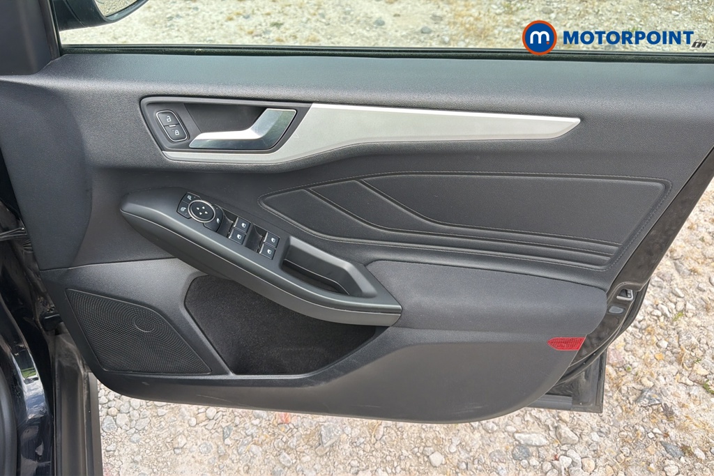 Ford Focus Zetec Manual Petrol Hatchback - Stock Number (1653609) - 18th supplementary image