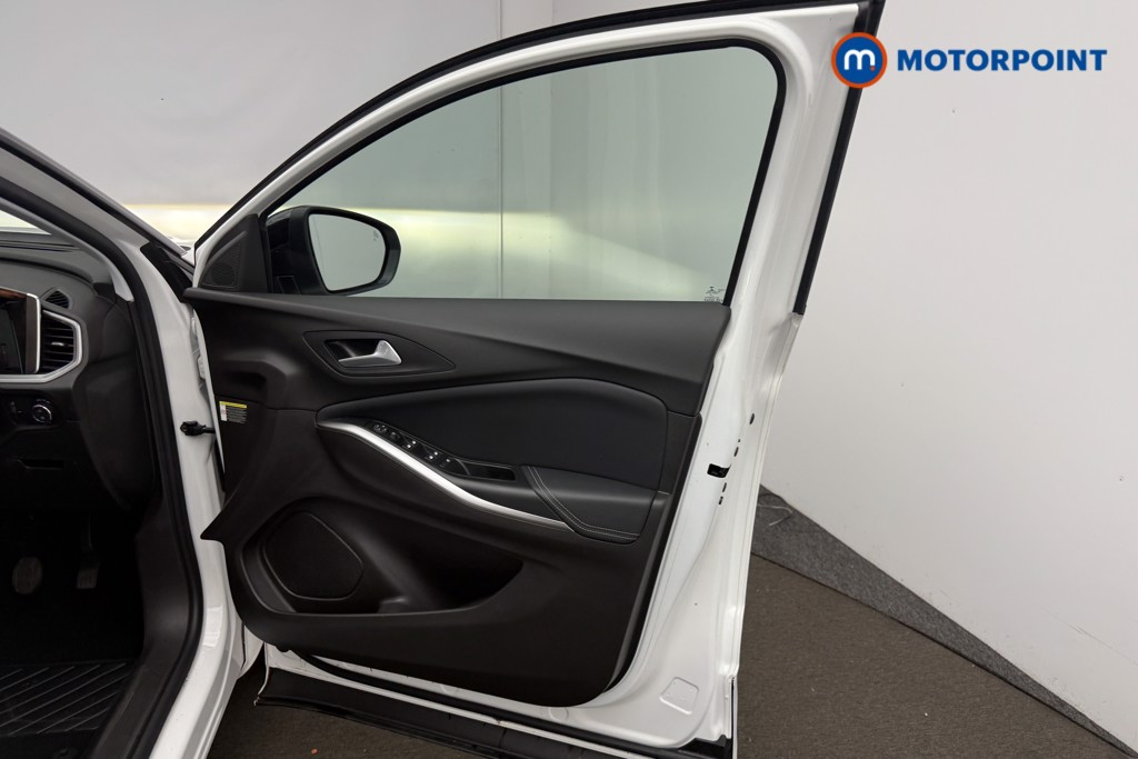 Vauxhall Grandland Ultimate Manual Petrol SUV - Stock Number (1653955) - 21st supplementary image