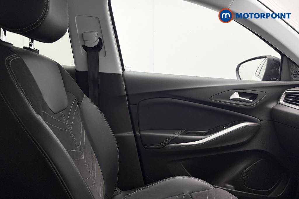 Vauxhall Grandland Ultimate Manual Petrol SUV - Stock Number (1653955) - 41st supplementary image