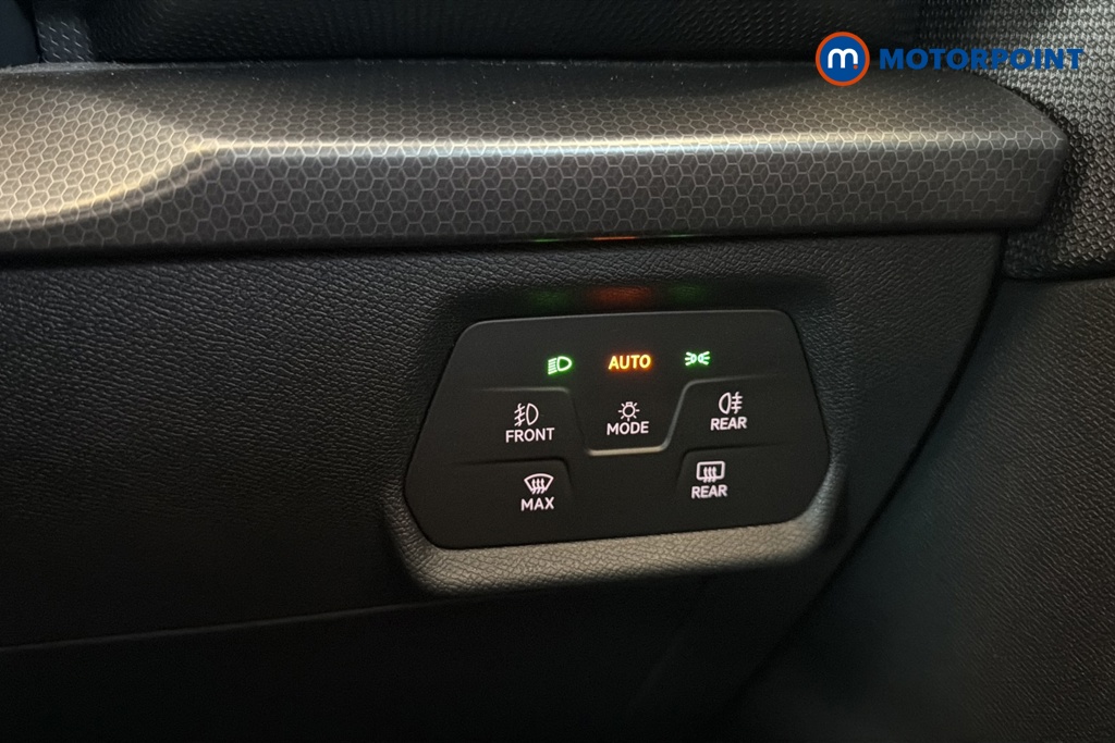 Seat Leon Se Dynamic Manual Petrol Hatchback - Stock Number (1656966) - 11th supplementary image