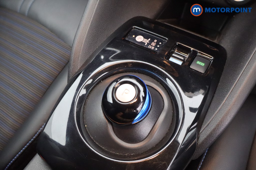 Nissan Leaf N-Connecta Automatic Electric Hatchback - Stock Number (1657462) - 4th supplementary image