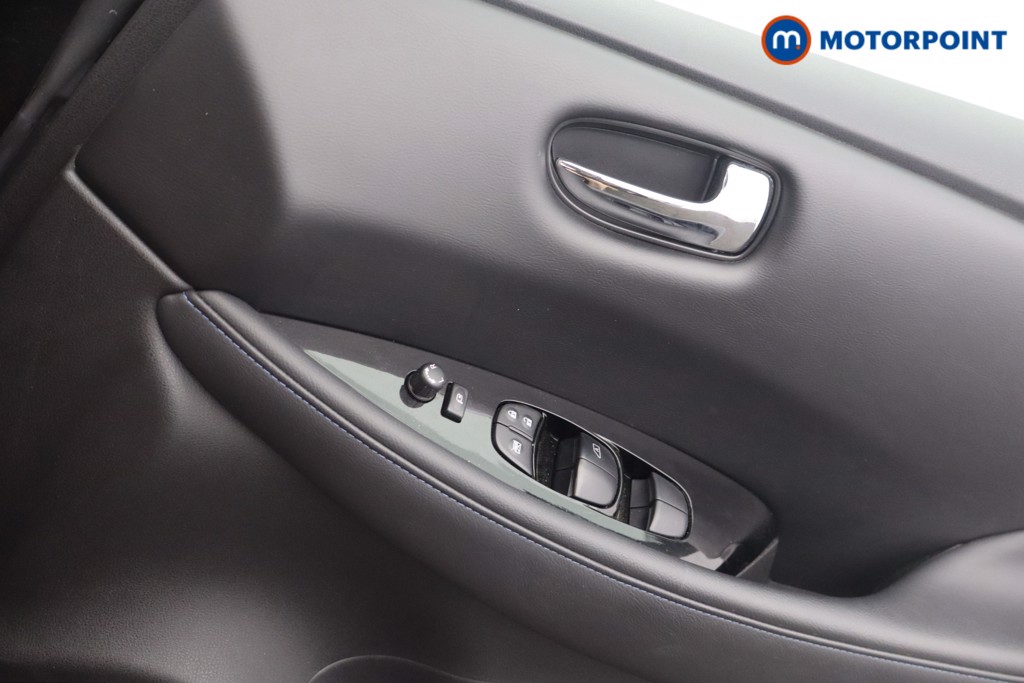 Nissan Leaf N-Connecta Automatic Electric Hatchback - Stock Number (1657462) - 9th supplementary image