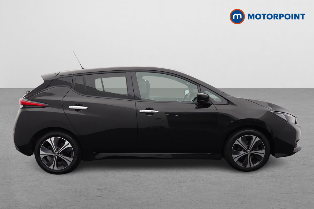 Nissan Leaf N-Connecta Automatic Electric Hatchback - Stock Number (1657462) - Drivers side
