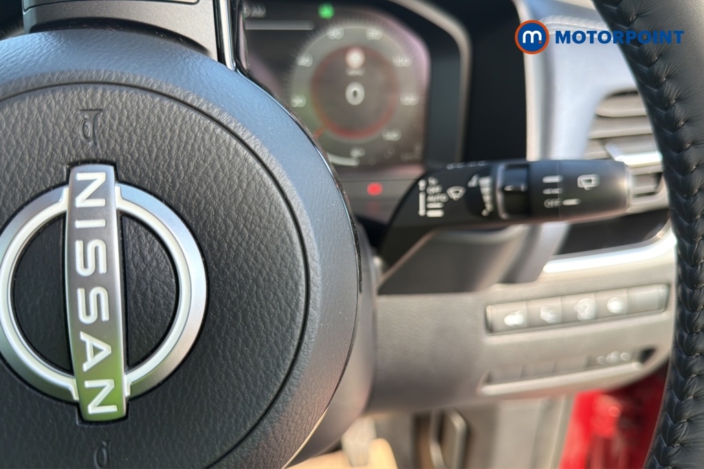 Nissan Qashqai Tekna Manual Petrol SUV - Stock Number (1657886) - 6th supplementary image
