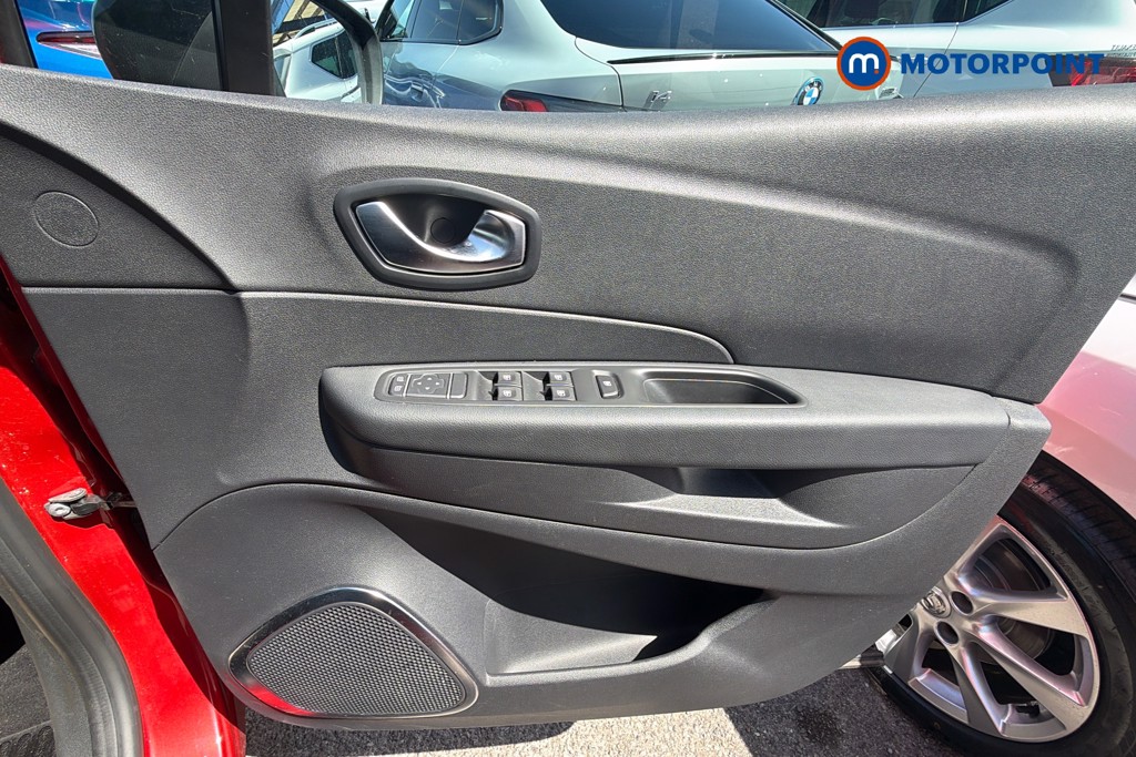 Renault Captur Iconic Automatic Petrol SUV - Stock Number (1658670) - 19th supplementary image