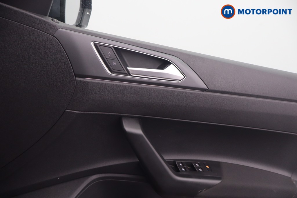 Volkswagen Polo R-Line Manual Petrol Hatchback - Stock Number (1660499) - 9th supplementary image
