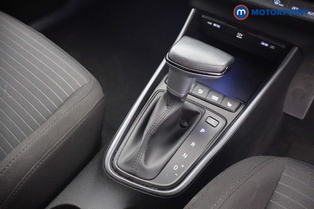 Hyundai I20 Premium Automatic Petrol Hatchback - Stock Number (1660511) - 4th supplementary image