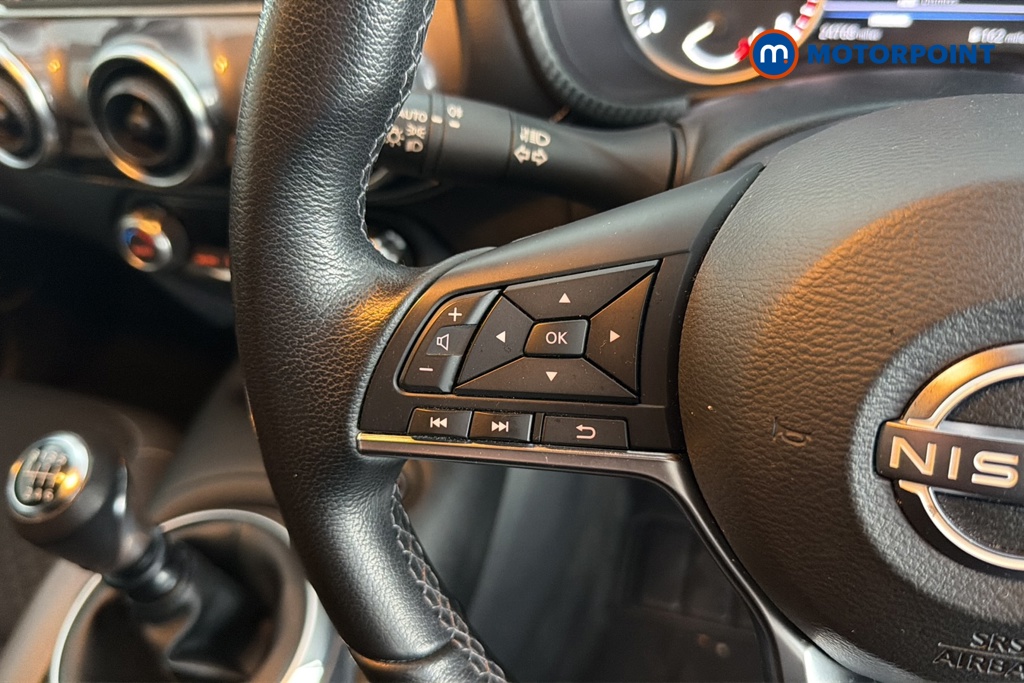 Nissan Juke N-Connecta Manual Petrol SUV - Stock Number (1660578) - 4th supplementary image