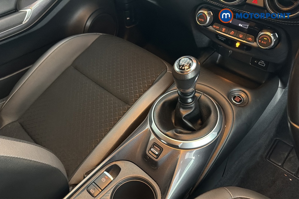 Nissan Juke N-Connecta Manual Petrol SUV - Stock Number (1660578) - 15th supplementary image