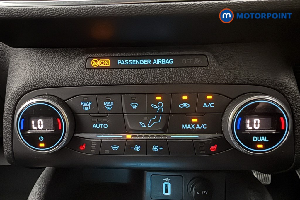 Ford Focus Titanium Manual Petrol Hatchback - Stock Number (1660698) - 16th supplementary image