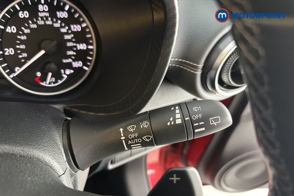 Nissan Juke N-Connecta Automatic Petrol SUV - Stock Number (1660952) - 6th supplementary image