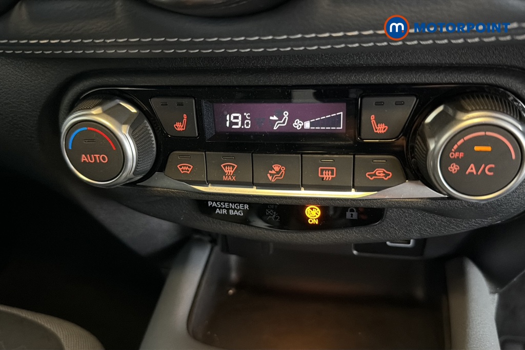 Nissan Juke N-Connecta Automatic Petrol SUV - Stock Number (1660952) - 12th supplementary image