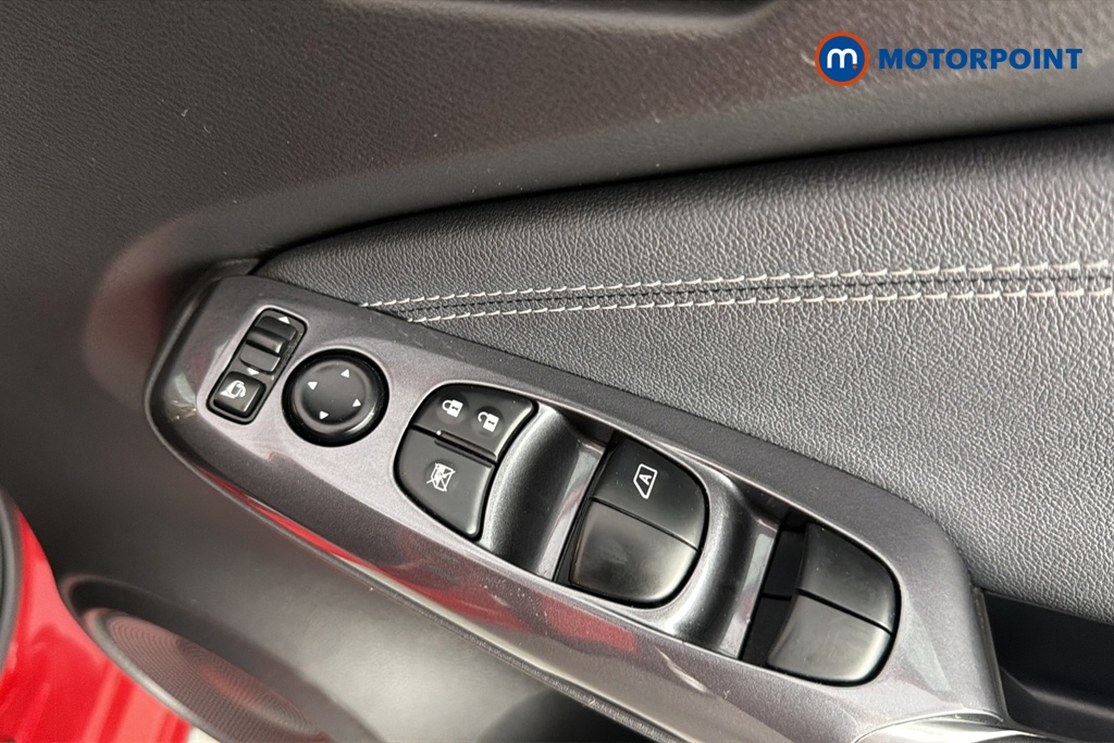 Nissan Juke N-Connecta Automatic Petrol SUV - Stock Number (1660952) - 19th supplementary image