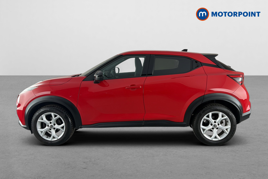 Nissan Juke N-Connecta Automatic Petrol SUV - Stock Number (1660952) - Drivers side